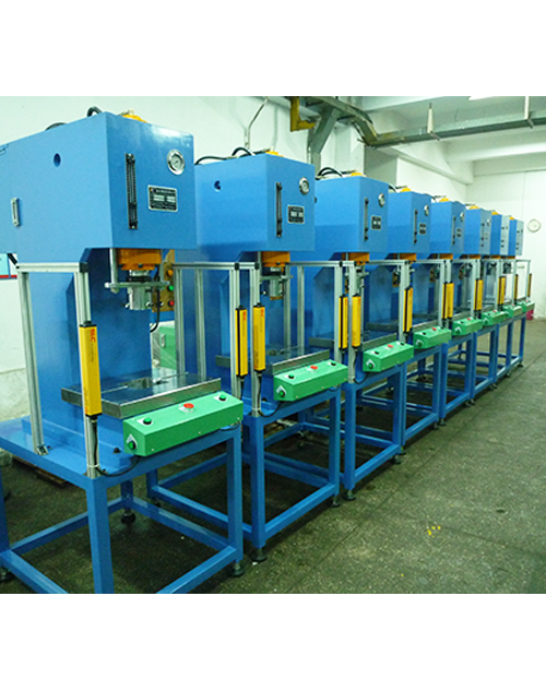 KTCQL鎂合金沖壓機(jī) KTCQL鎂合金沖壓機(jī)